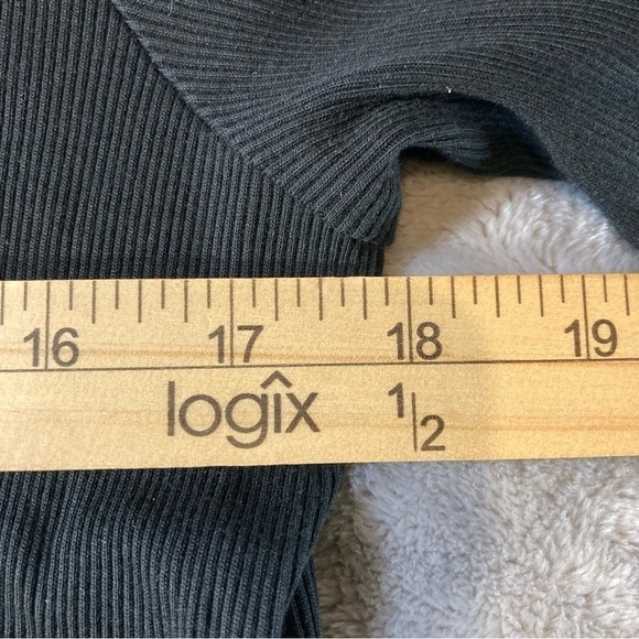 Lauren Ralph Lauren Black Ribbed Short Sleeve Roll Up Snap Button VNeck Shirt XL - Picture 6 of 8